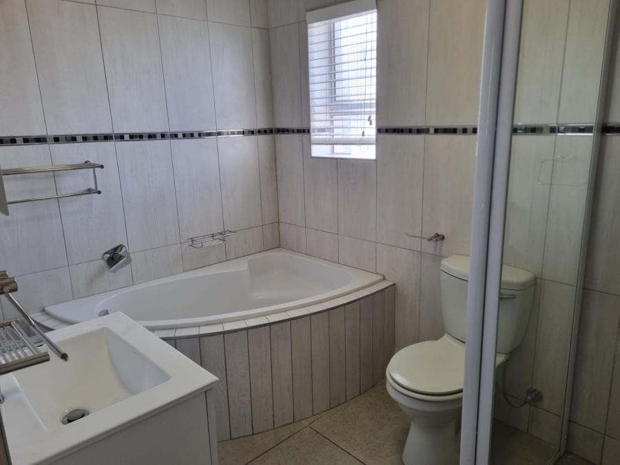 To Let 3 Bedroom Property for Rent in Voorbaai Western Cape